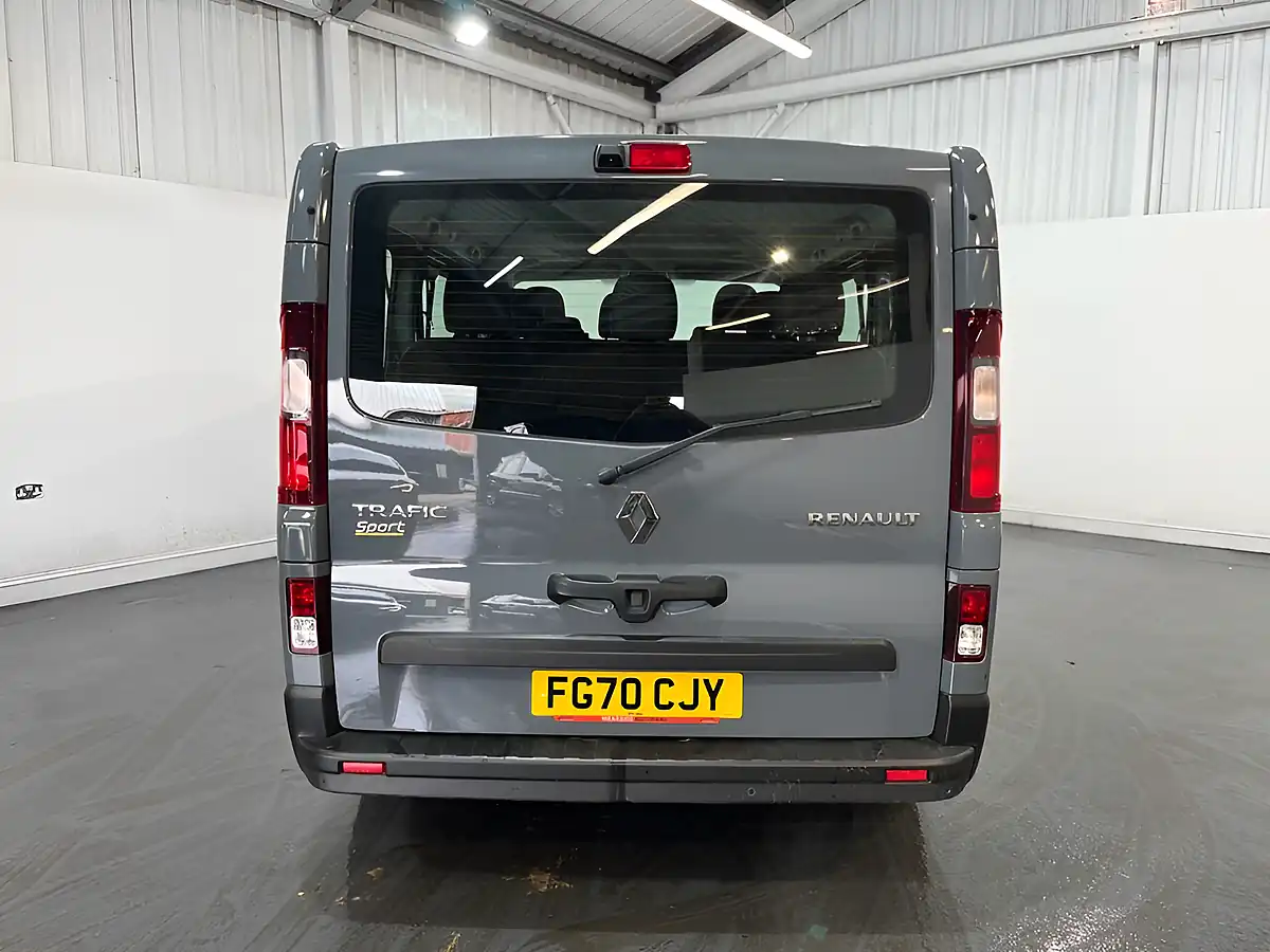Used 2020 Renault Trafic Energy 28 Sport Nav Minibus Double Cab Grey - Interior and Exterior details 14