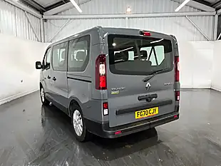 Used 2020 Renault Trafic Energy 28 Sport Nav Minibus Double Cab Grey - Interior and Exterior details 16