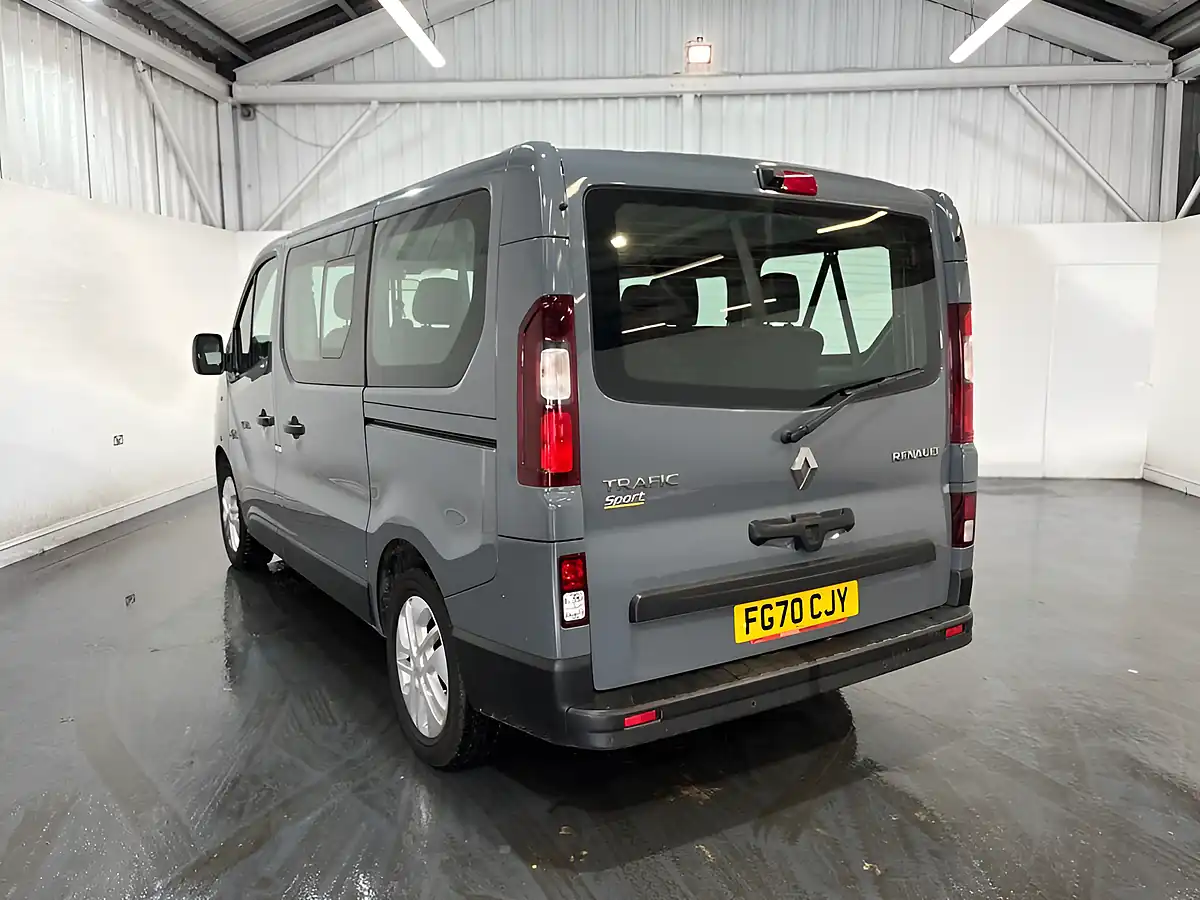Used 2020 Renault Trafic Energy 28 Sport Nav Minibus Double Cab Grey - Interior and Exterior details 16