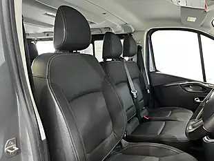Used 2020 Renault Trafic Energy 28 Sport Nav Minibus Double Cab Grey - Interior and Exterior details 17