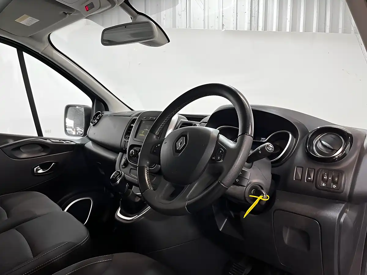 Used 2020 Renault Trafic Energy 28 Sport Nav Minibus Double Cab Grey - Interior and Exterior details 19