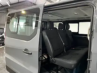 Used 2020 Renault Trafic Energy 28 Sport Nav Minibus Double Cab Grey - Interior and Exterior details 20