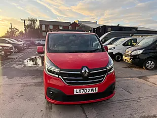 Used 2020 Renault Trafic Energy 30 Sport Lwb Standard Roof Red - Interior and Exterior details 10