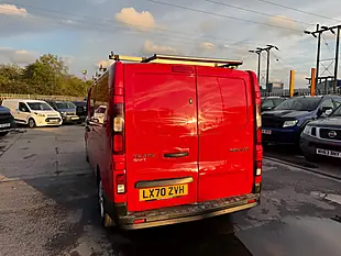 Used 2020 Renault Trafic Energy 30 Sport Lwb Standard Roof Red - Interior and Exterior details 5