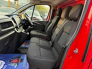Used 2020 Renault Trafic Energy 30 Sport Lwb Standard Roof Red - Interior and Exterior details 8