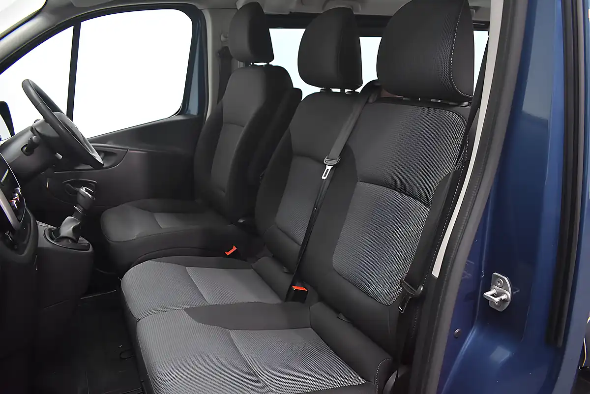 Used 2020 Renault Trafic Lh30 Business Energy Blue - Interior and Exterior details 12