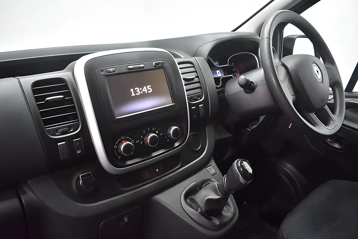 Used 2020 Renault Trafic Lh30 Business Energy Blue - Interior and Exterior details 16