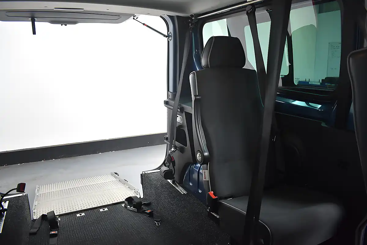 Used 2020 Renault Trafic Lh30 Business Energy Blue - Interior and Exterior details 19
