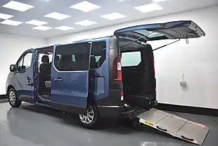 Used 2020 Renault Trafic Lh30 Business Energy Blue - Interior and Exterior details 4
