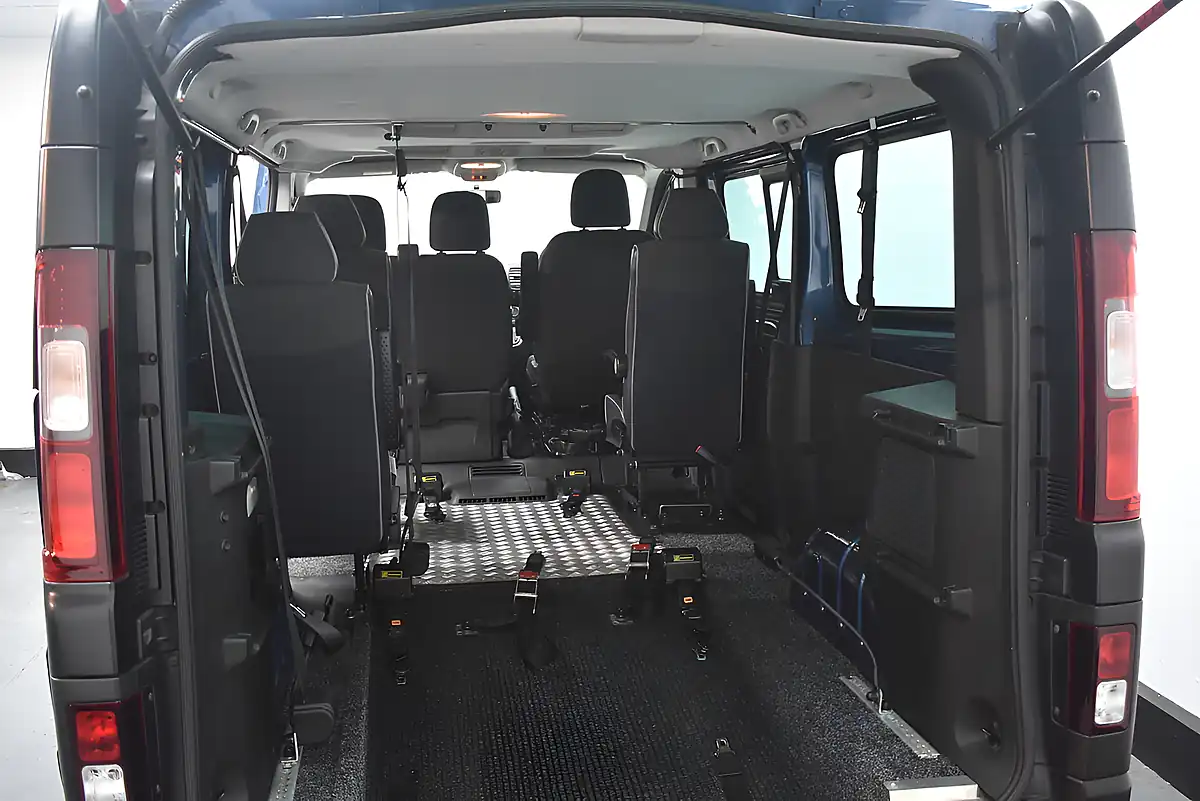 Used 2020 Renault Trafic Lh30 Business Energy Blue - Interior and Exterior details 6