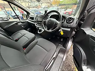 Used 2020 Renault Trafic SL28 Sport Energy Grey - Interior and Exterior details 12