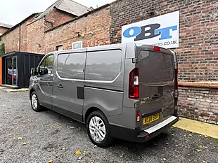 Used 2020 Renault Trafic SL28 Sport Energy Grey - Interior and Exterior details 5