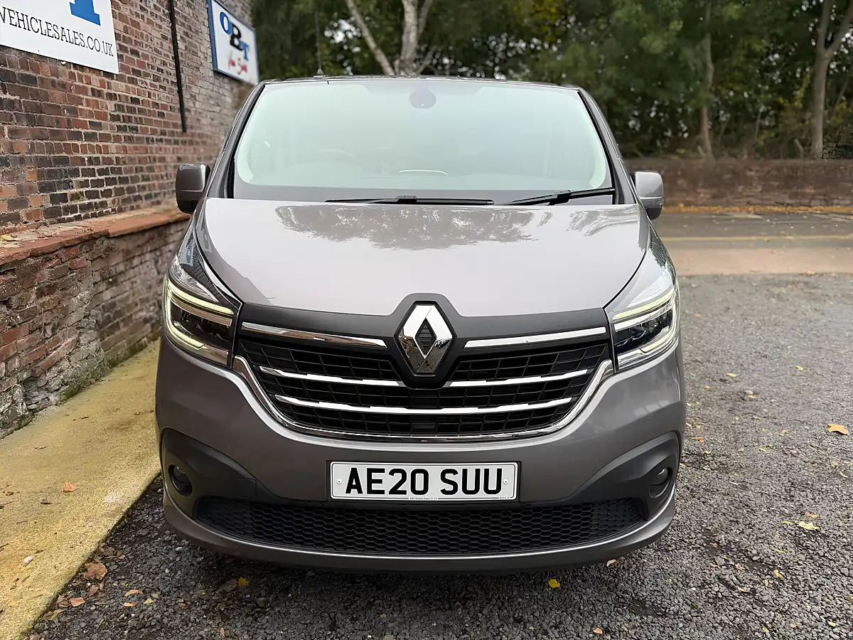 Used 2020 Renault Trafic SL28 Sport Energy Grey - Interior and Exterior details 8
