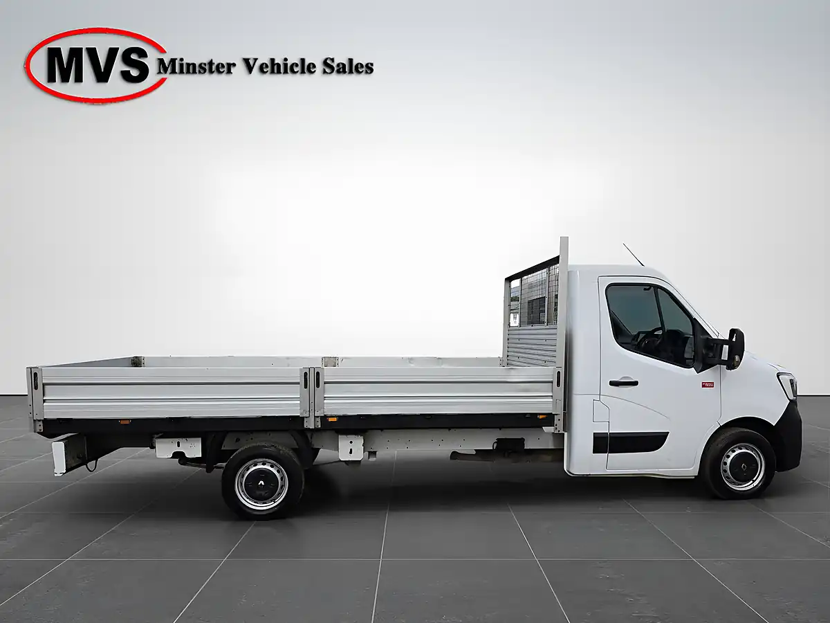 Used 2020 Renault Trucks Master 4mtr Dropside White - Interior and Exterior details 3