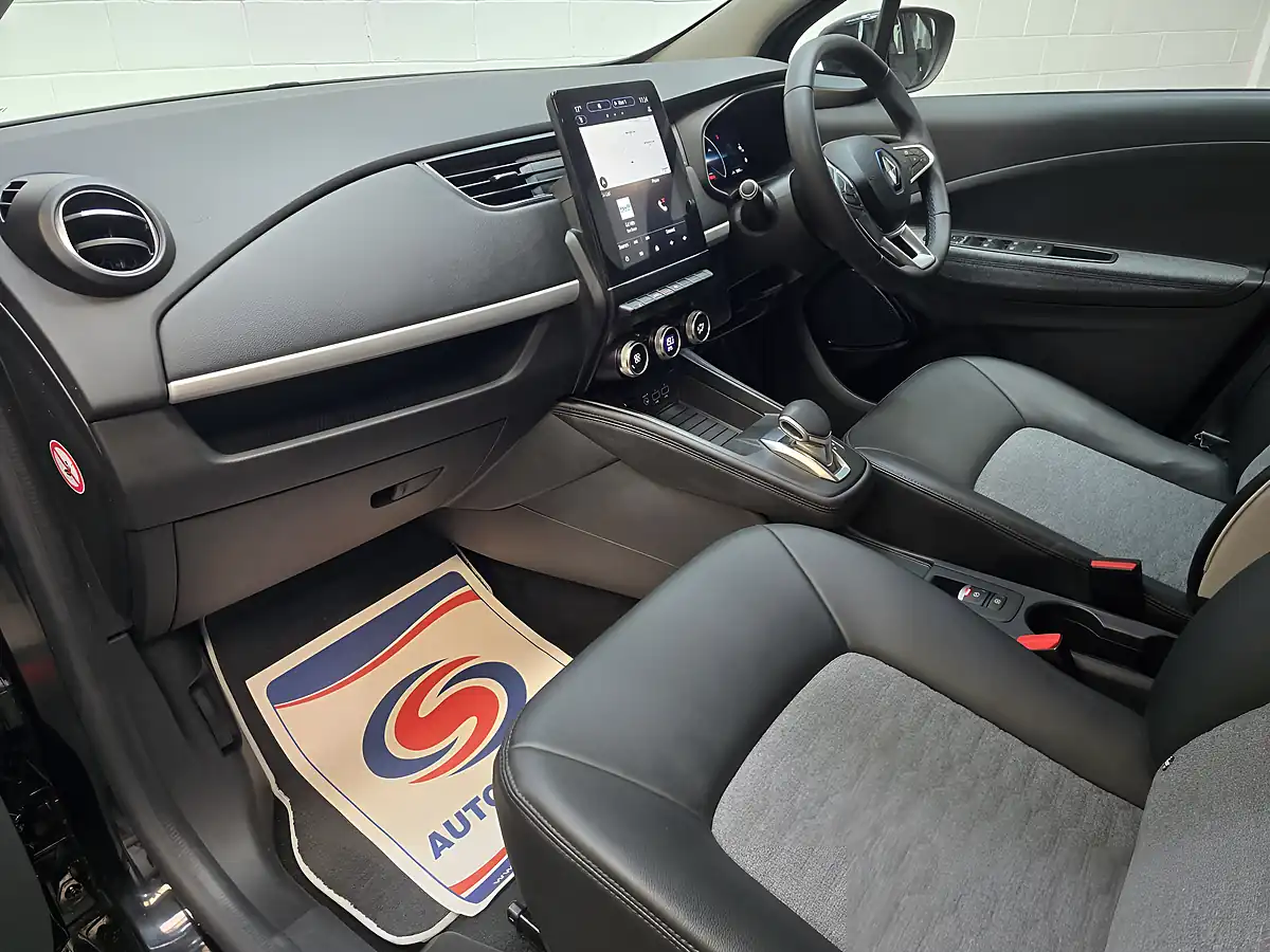 Used 2020 Renault Zoe GT Line Black - Interior and Exterior details 11