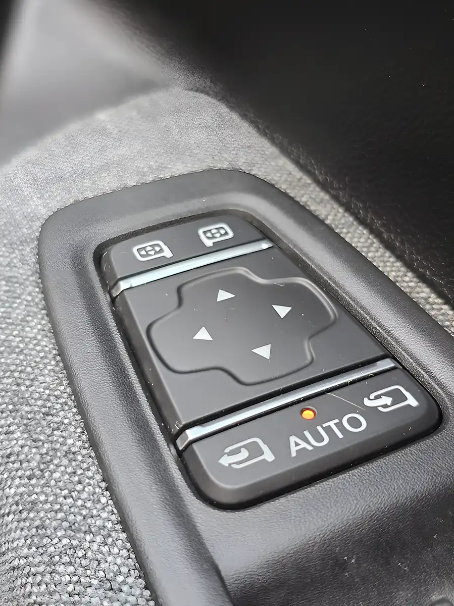 Used 2020 Renault Zoe GT Line Black - Interior and Exterior details 15