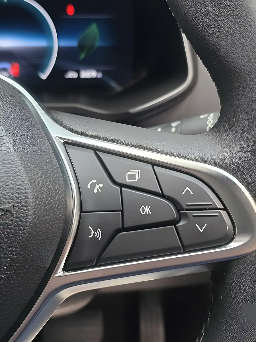 Used 2020 Renault Zoe GT Line Black - Interior and Exterior details 16
