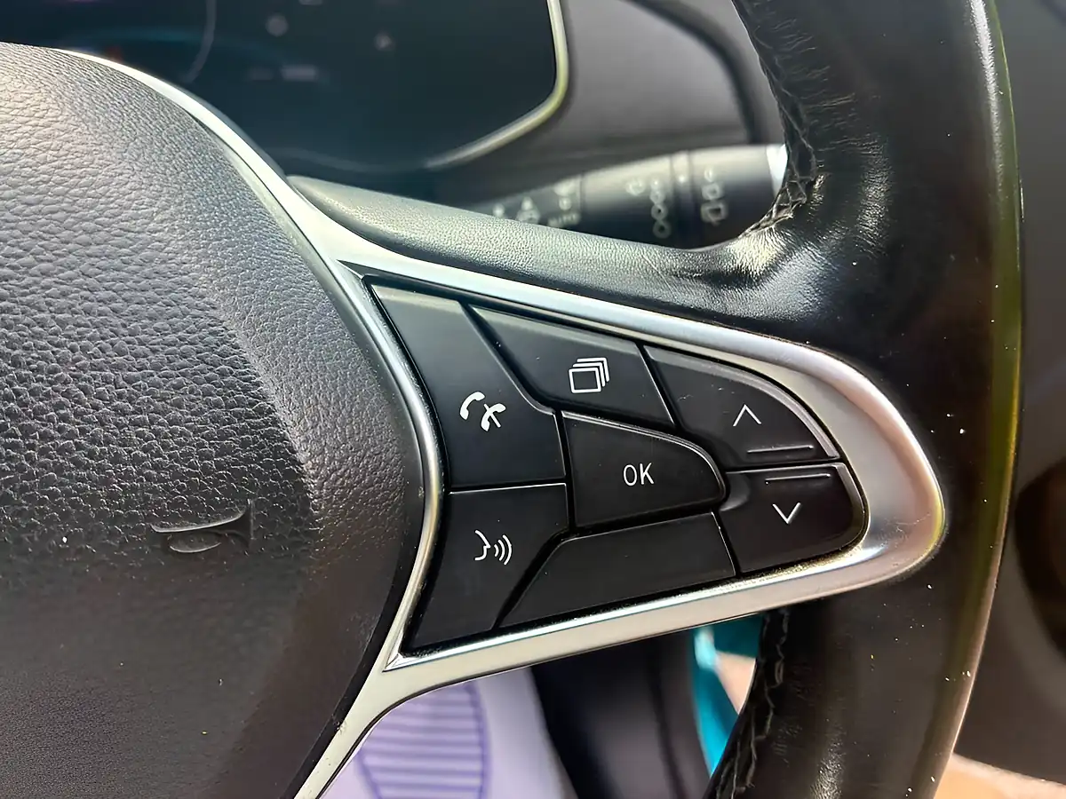 Used 2020 Renault Zoe GT Line Blue - Interior and Exterior details 12