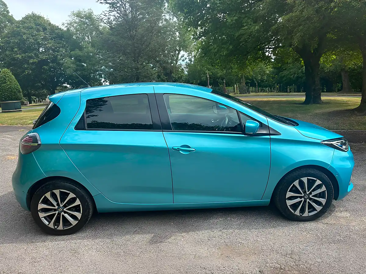 Used 2020 Renault Zoe GT Line Blue - Interior and Exterior details 19