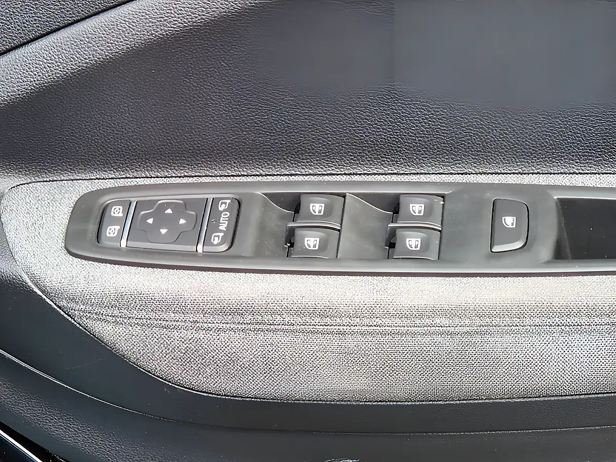 Used 2020 Renault Zoe GT Line Blue - Interior and Exterior details 15