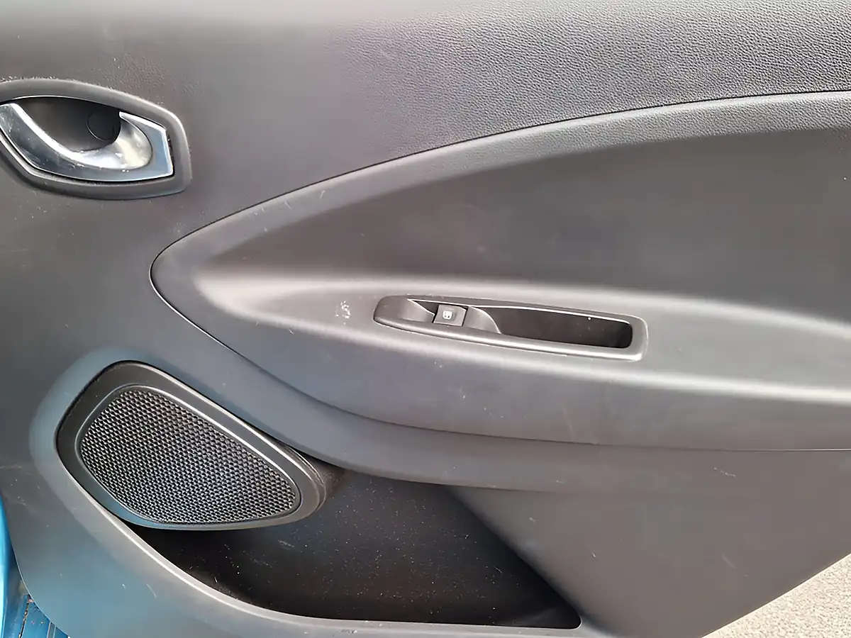 Used 2020 Renault Zoe GT Line Blue - Interior and Exterior details 16