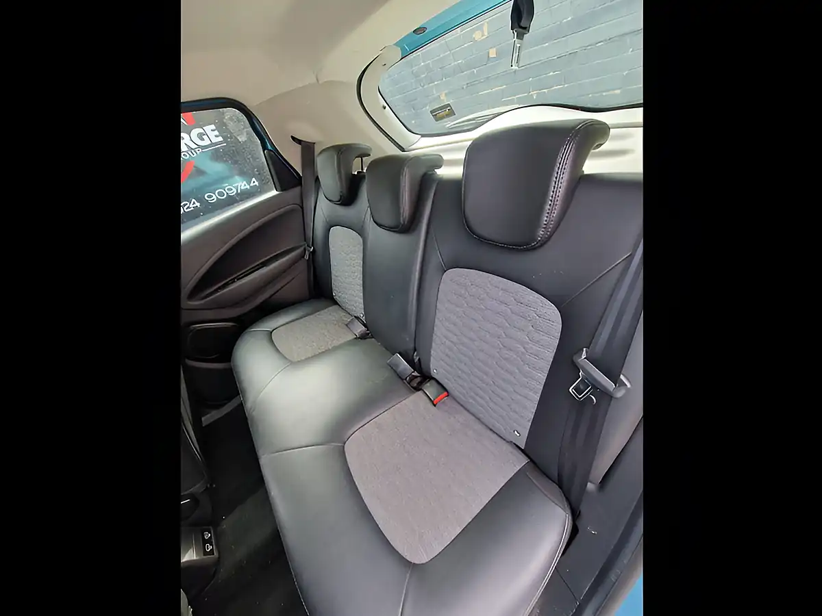 Used 2020 Renault Zoe GT Line Blue - Interior and Exterior details 17