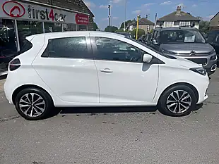 Used 2020 Renault Zoe GT Line White - Interior and Exterior details 5