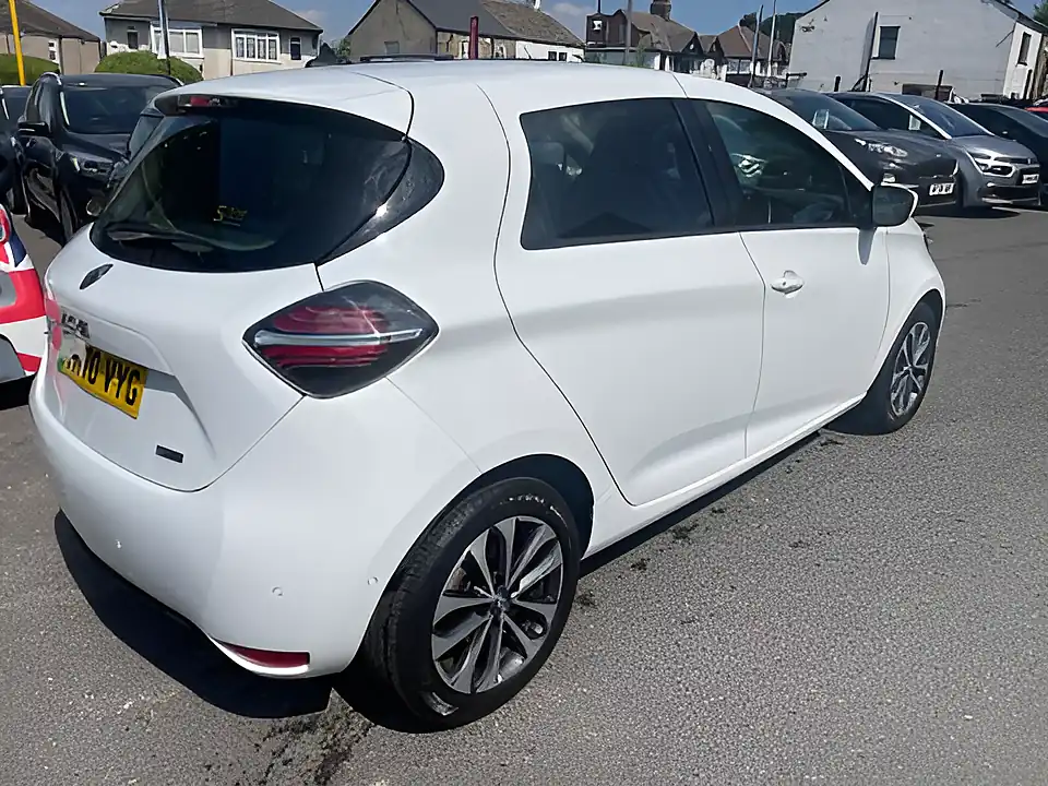 Used 2020 Renault Zoe GT Line White - Interior and Exterior details 6