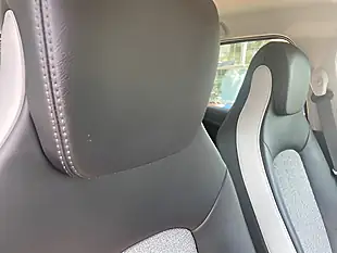 Used 2020 Renault Zoe GT Line White - Interior and Exterior details 7