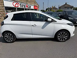 Used 2020 Renault Zoe GT Line White - Interior and Exterior details 11