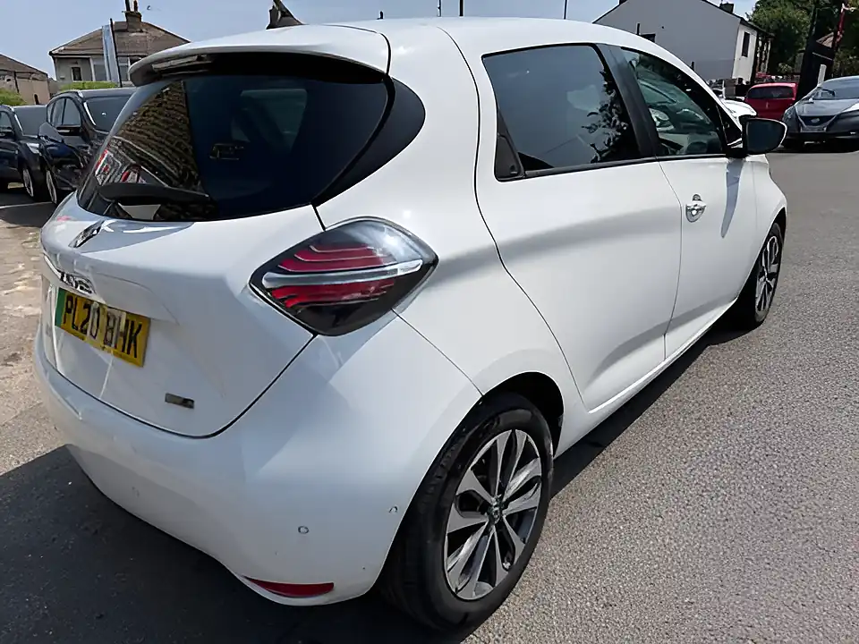Used 2020 Renault Zoe GT Line White - Interior and Exterior details 14