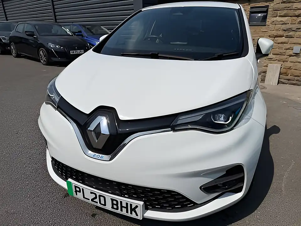Used 2020 Renault Zoe GT Line White - Interior and Exterior details 7