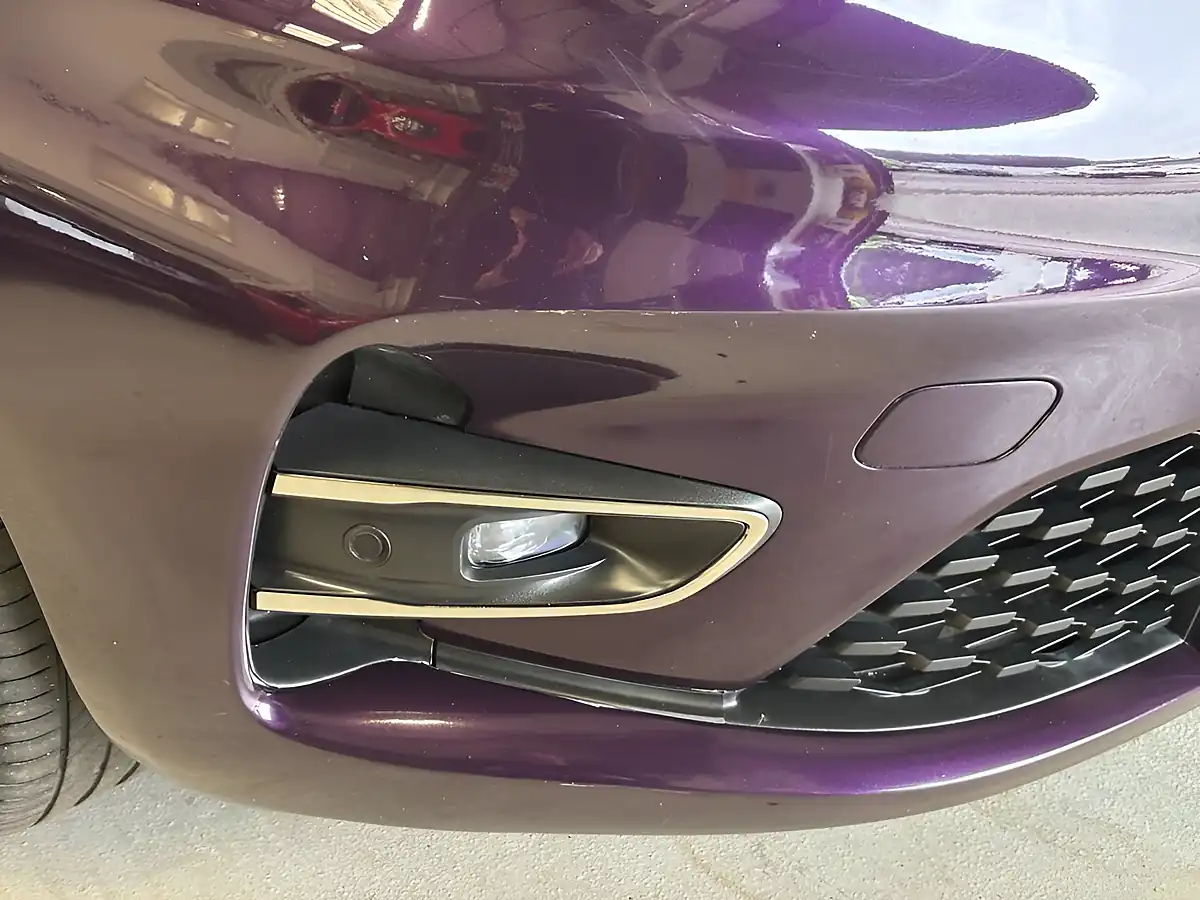 Used 2020 Renault Zoe Iconic Purple - Interior and Exterior details 17