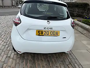 Used 2020 Renault Zoe Play Glacier White - Interior and Exterior details 12