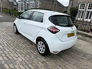 Used 2020 Renault Zoe Play Glacier White - Interior and Exterior details 14