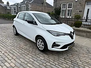 Used 2020 Renault Zoe Play Glacier White - Interior and Exterior details 5