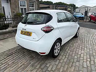 Used 2020 Renault Zoe Play Glacier White - Interior and Exterior details 6