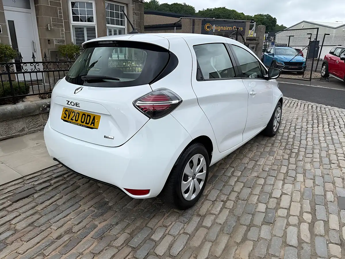Used 2020 Renault Zoe Play Glacier White - Interior and Exterior details 8