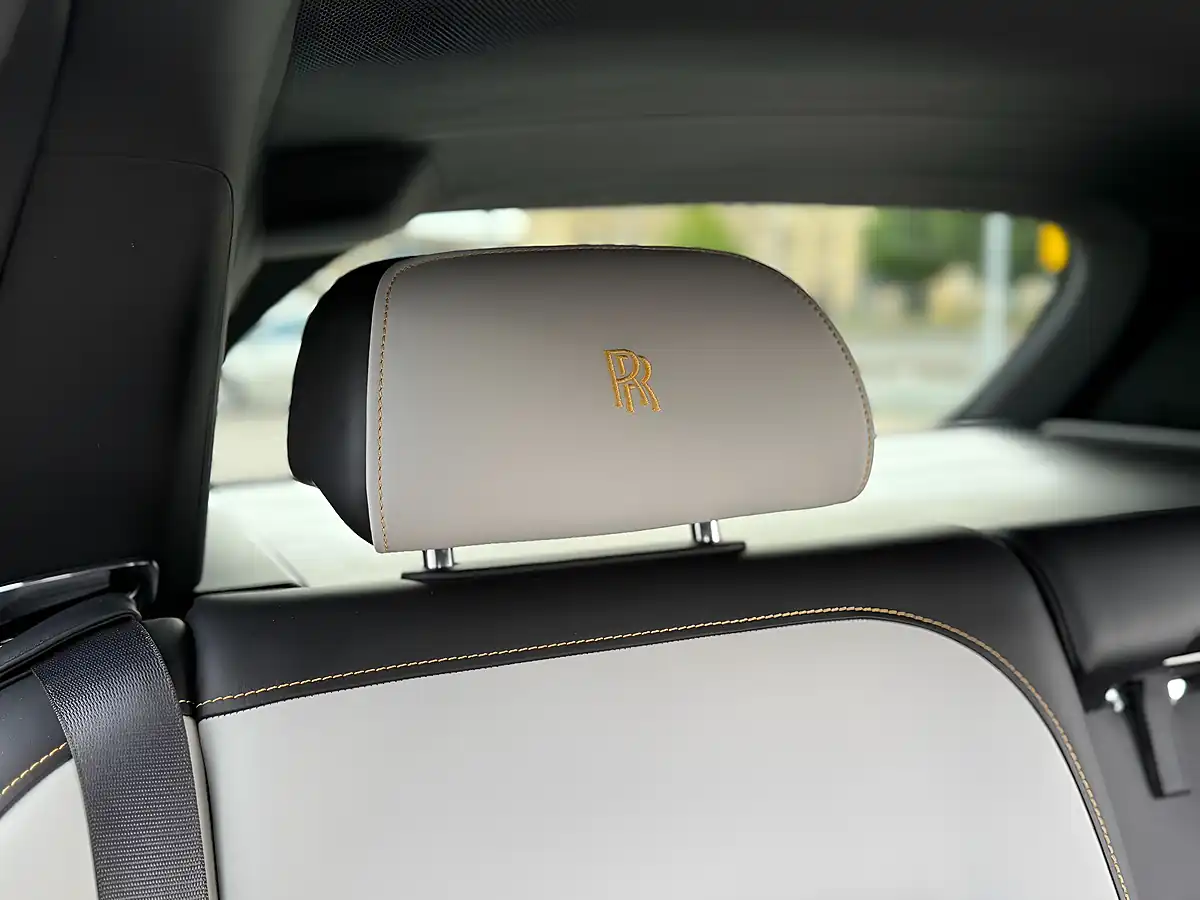 Used 2020 Rolls-Royce Cullinan Black Badge Black - Interior and Exterior details 18