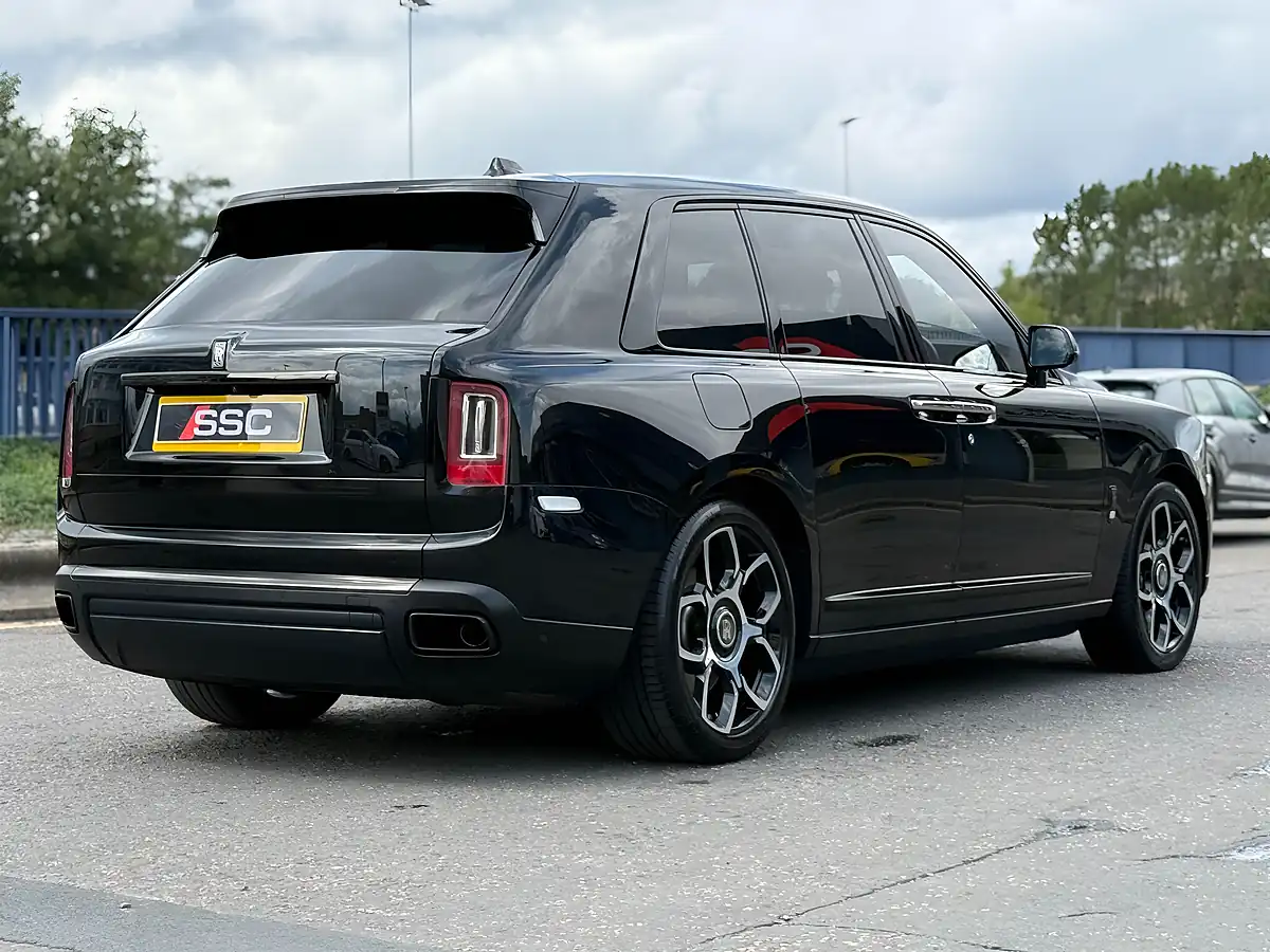 Used 2020 Rolls-Royce Cullinan Black Badge Black - Interior and Exterior details 10