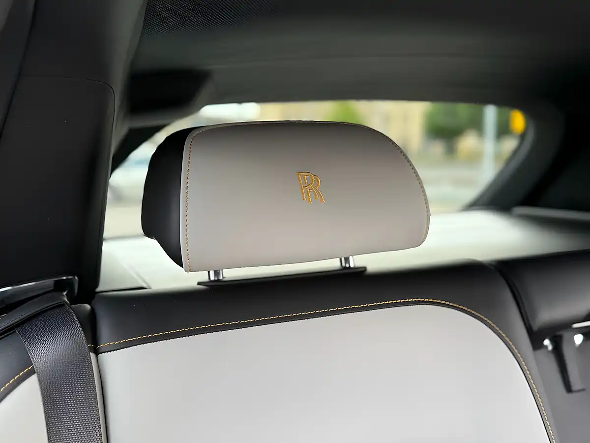 Used 2020 Rolls-Royce Cullinan Black Badge Black - Interior and Exterior details 12