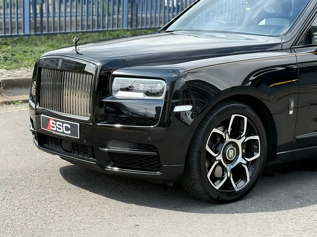 Used 2020 Rolls-Royce Cullinan Black Badge Black - Interior and Exterior details 7