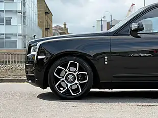Used 2020 Rolls-Royce Cullinan Black Badge Black - Interior and Exterior details 8