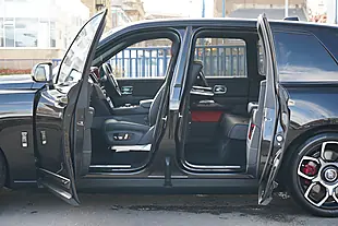 Used 2020 Rolls-Royce Cullinan Black Badge Black - Interior and Exterior details 10