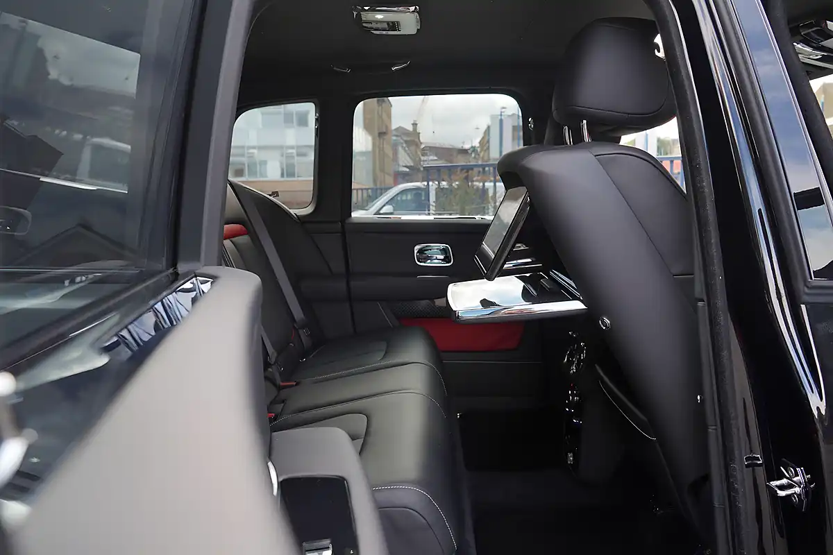 Used 2020 Rolls-Royce Cullinan Black Badge Black - Interior and Exterior details 17
