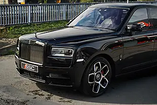 Used 2020 Rolls-Royce Cullinan Black Badge Black - Interior and Exterior details 7