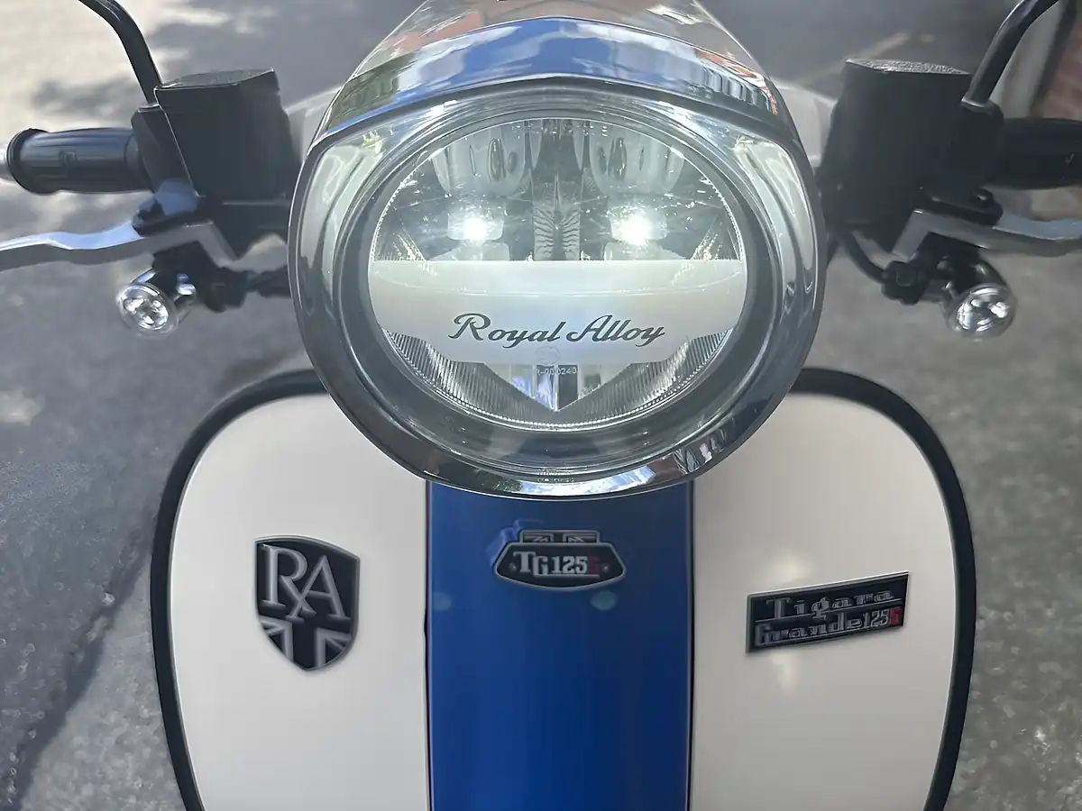 Used 2020 Royal Alloy Tg 125 2-Tone Ivory/Blue - Interior and Exterior details 12