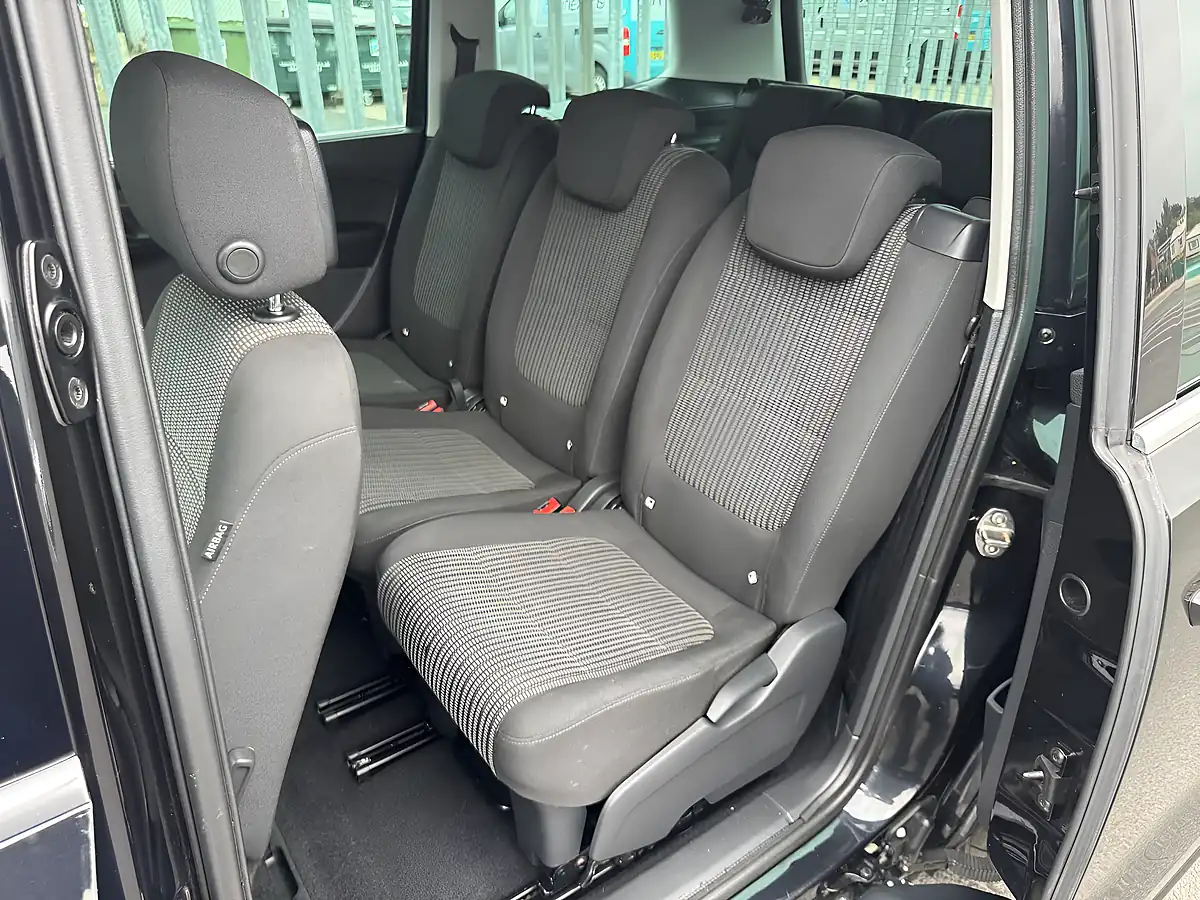 Used 2020 SEAT Alhambra Se 7 Seater Black - Interior and Exterior details 10