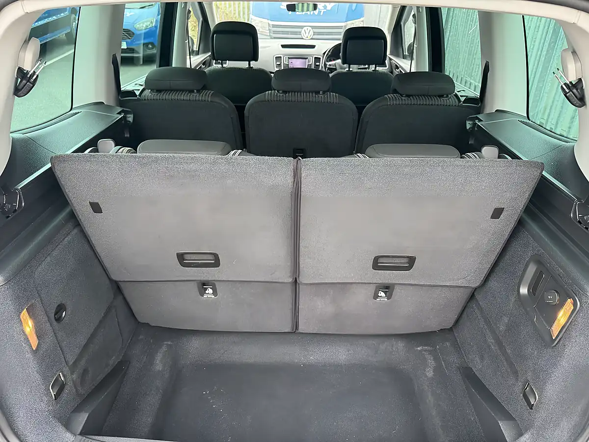 Used 2020 SEAT Alhambra Se 7 Seater Black - Interior and Exterior details 12