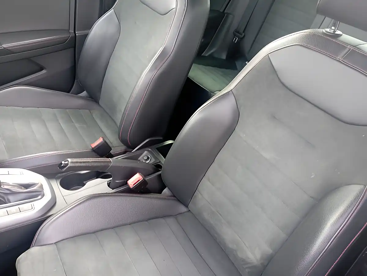 Used 2020 SEAT Arona Fr Sport Blue - Interior and Exterior details 12